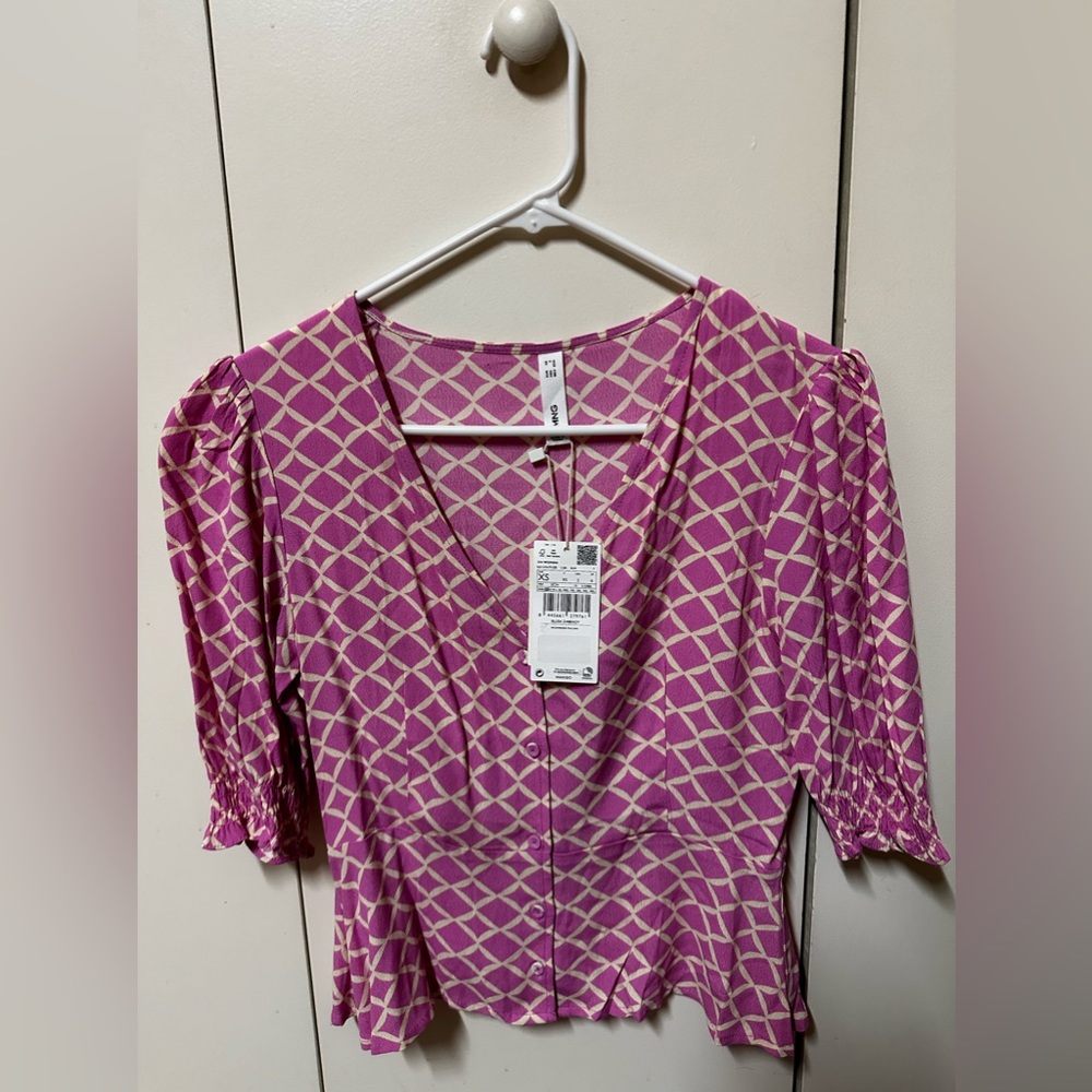 Mango Buttoned VNeck Top XS Brand New w/Tags